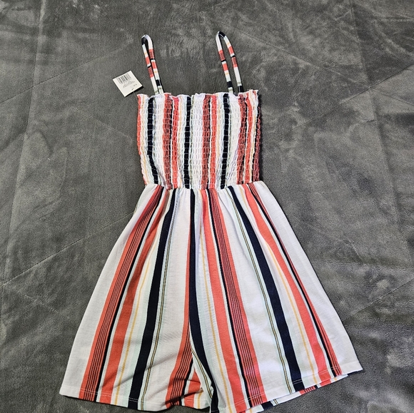 Romper - Picture 2 of 3